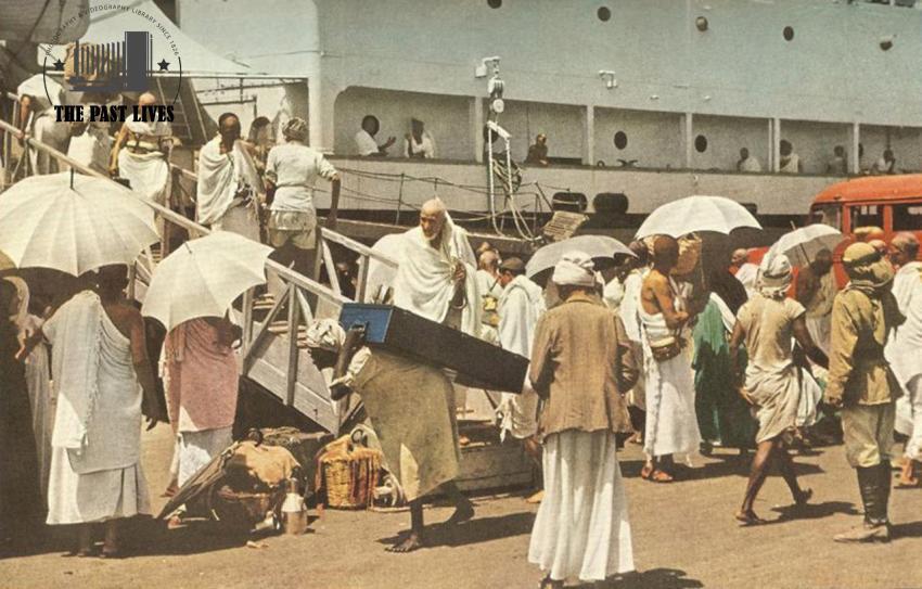 Arrival of pilgrims at the Islamic Port of Jeddah in 1953 Ad