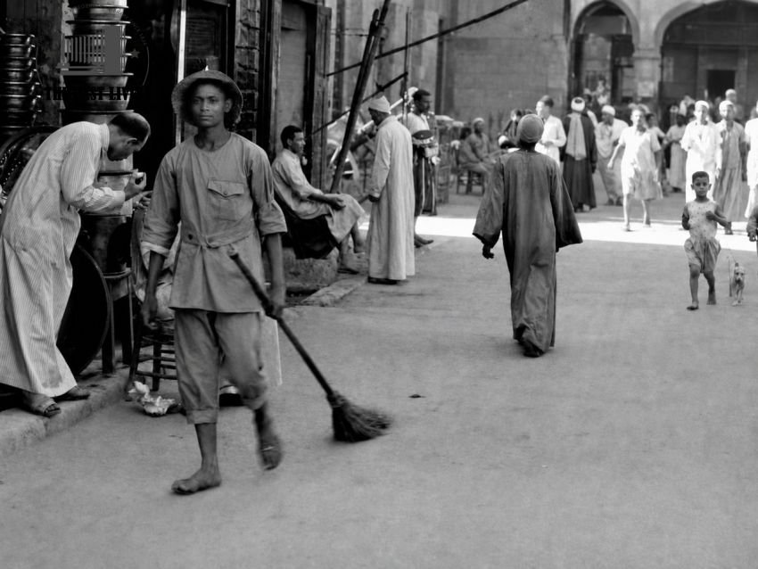 1922 Egypt | Cairo - cleaner