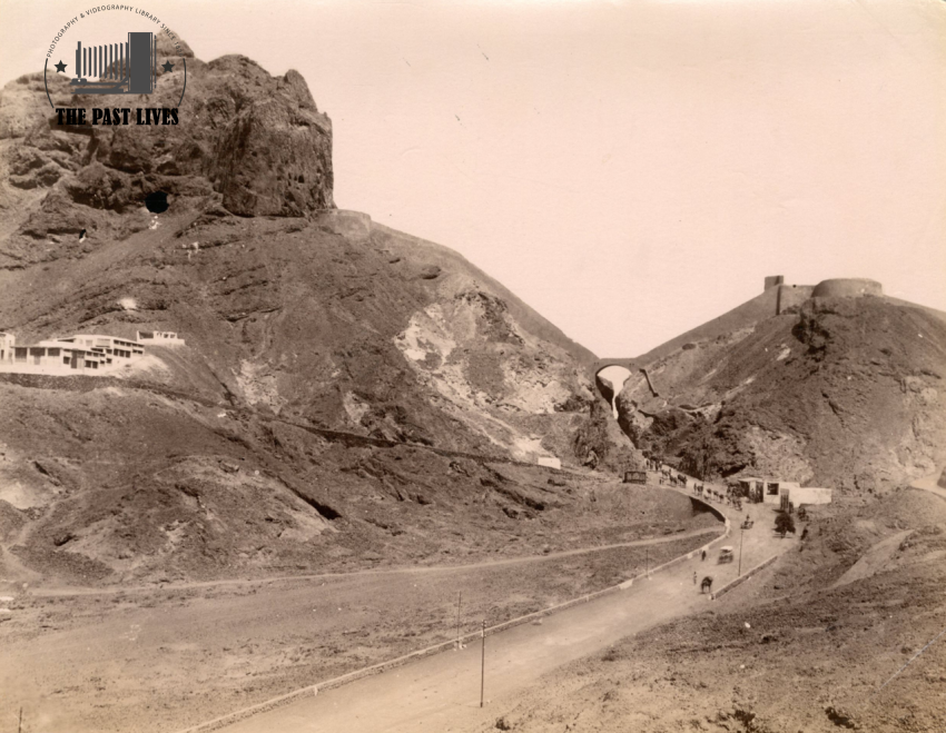 Road and communication pass between the Arab city and the city Yemen Aden 1880