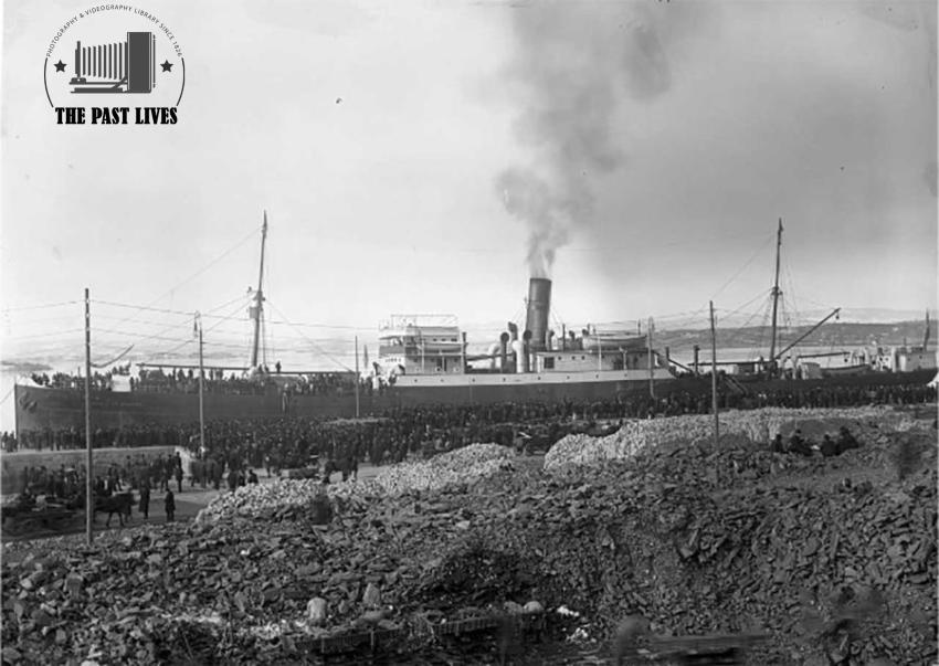 A Historic Moment at the Port Manchester , England 1902