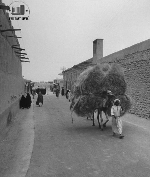 1945 Kuwait | One of the old streets
